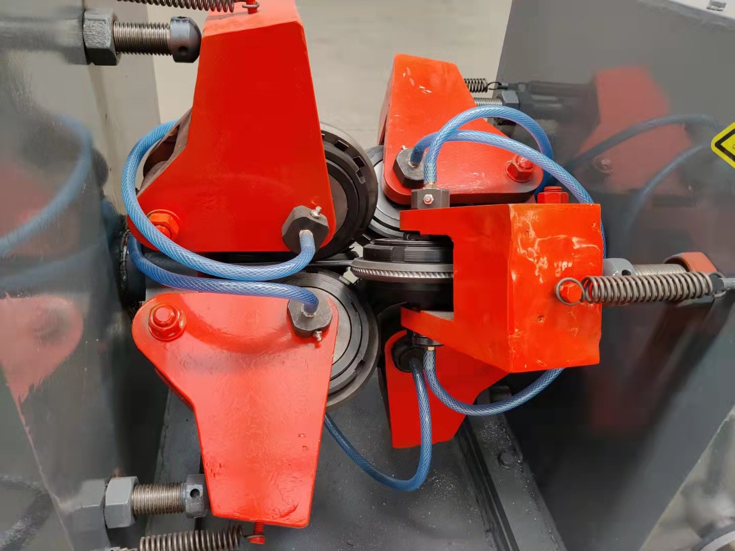 Roller for three-face rib rolling mill image 1