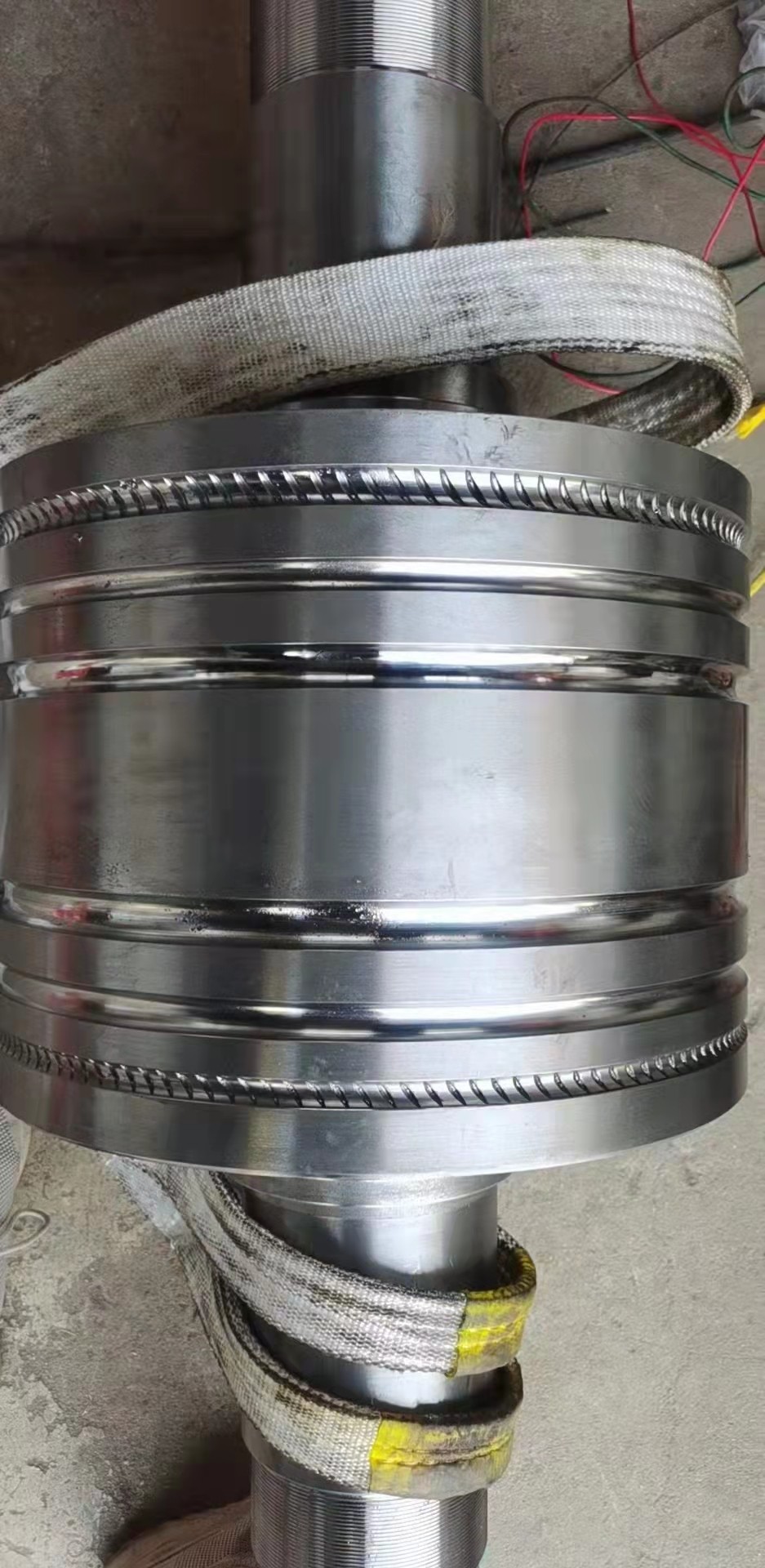 Dihedral ribbed roll image 2